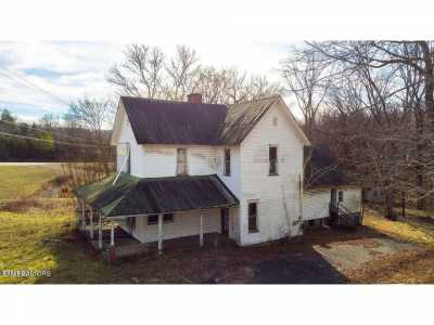 Home For Sale in Harriman, Tennessee