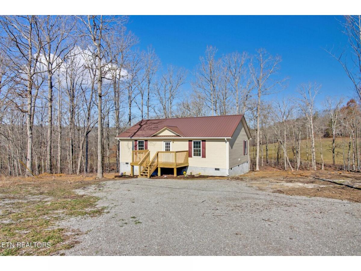 Picture of Home For Sale in Crossville, Tennessee, United States