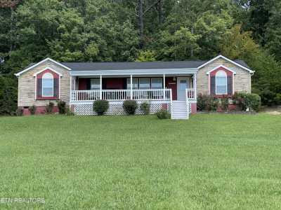 Home For Sale in Dandridge, Tennessee