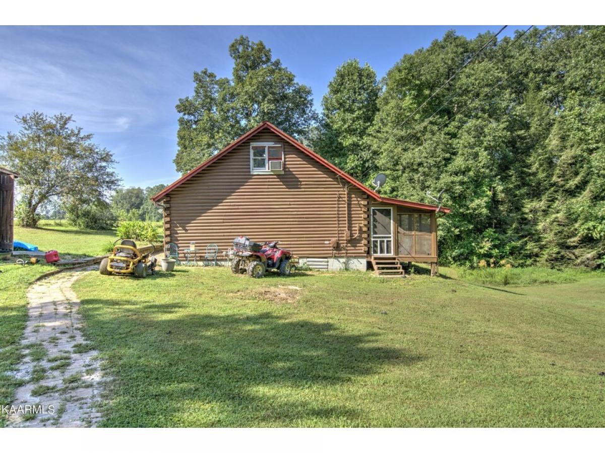 Picture of Home For Sale in Robbins, Tennessee, United States