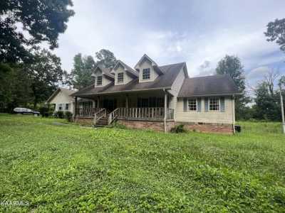 Home For Sale in Etowah, Tennessee