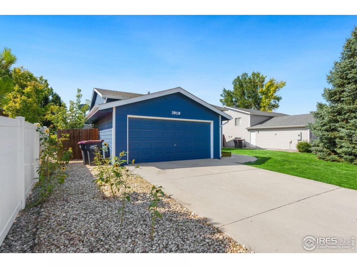 Picture of Home For Sale in Wellington, Colorado, United States