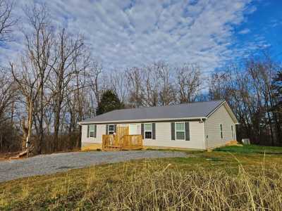Home For Sale in Dandridge, Tennessee