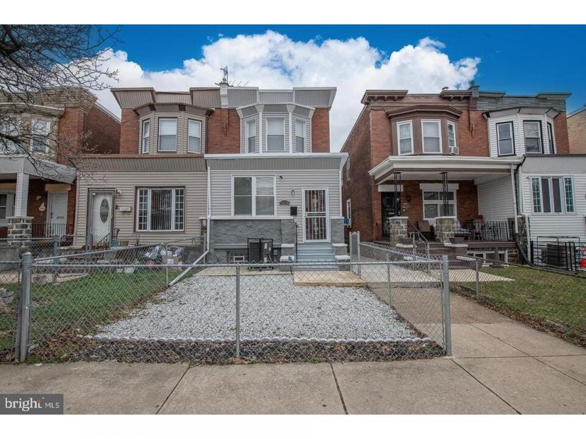 Picture of Home For Sale in Philadelphia, Pennsylvania, United States