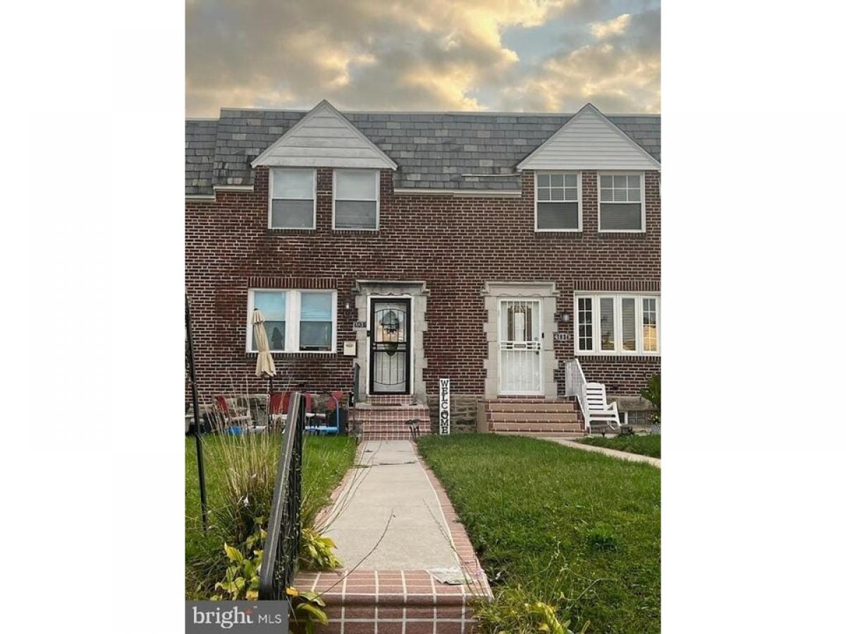 Picture of Home For Sale in Philadelphia, Pennsylvania, United States