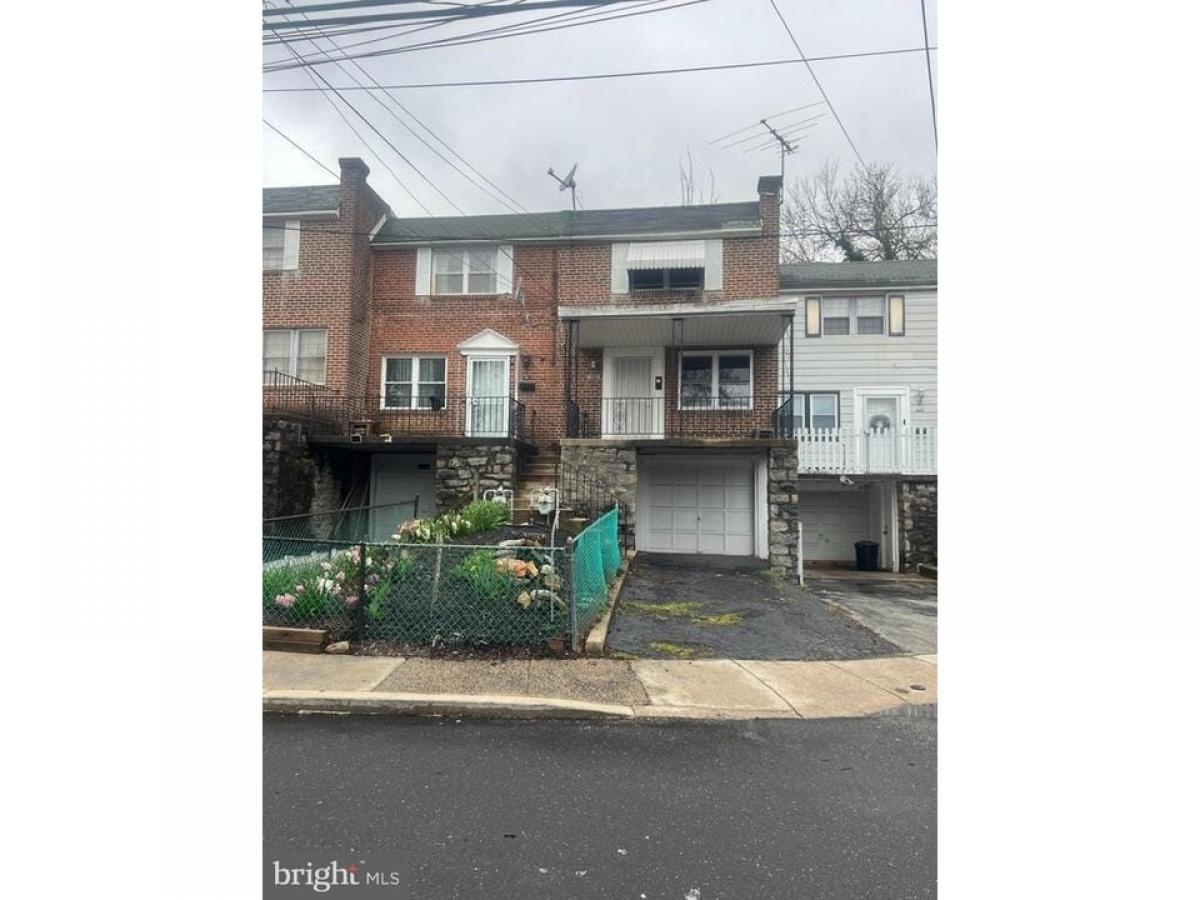 Picture of Home For Sale in Upper Darby, Pennsylvania, United States