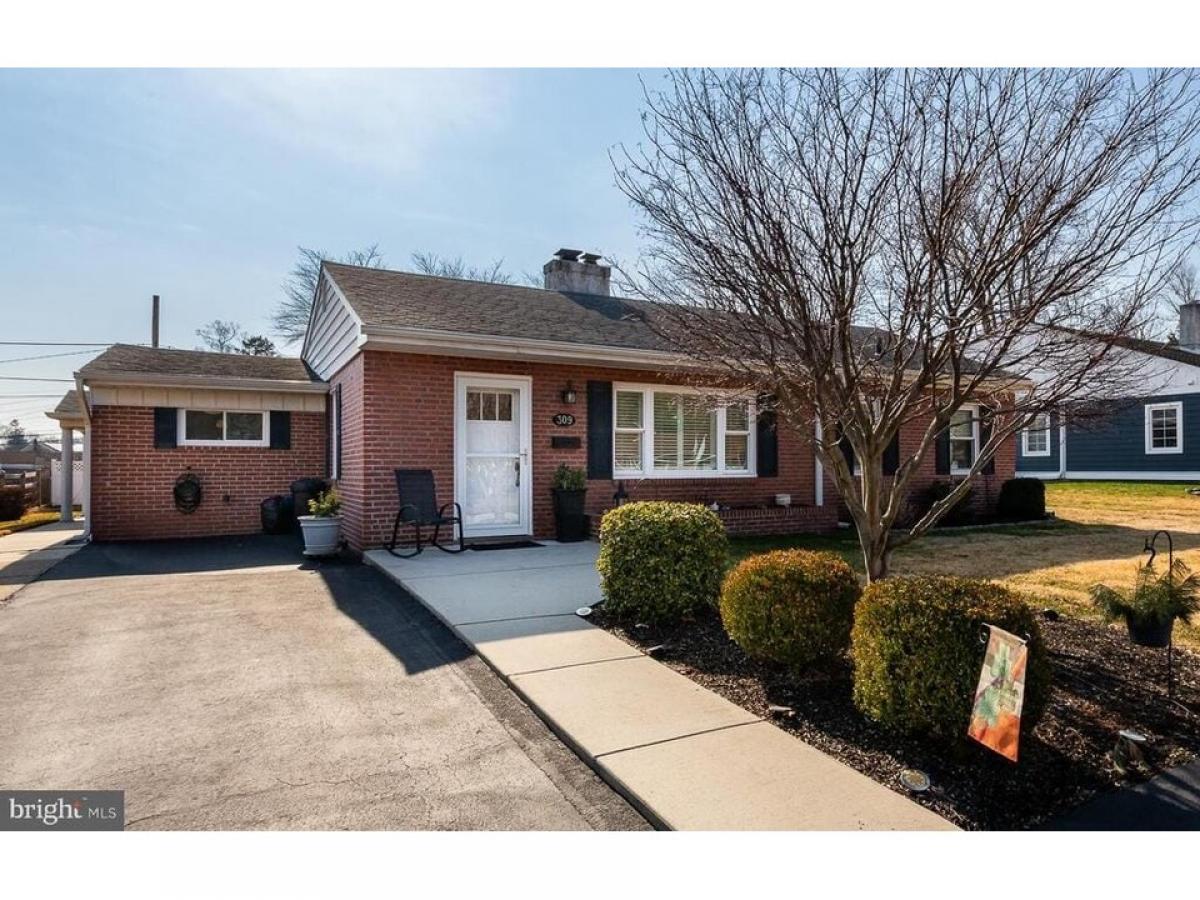 Picture of Home For Sale in Broomall, Pennsylvania, United States