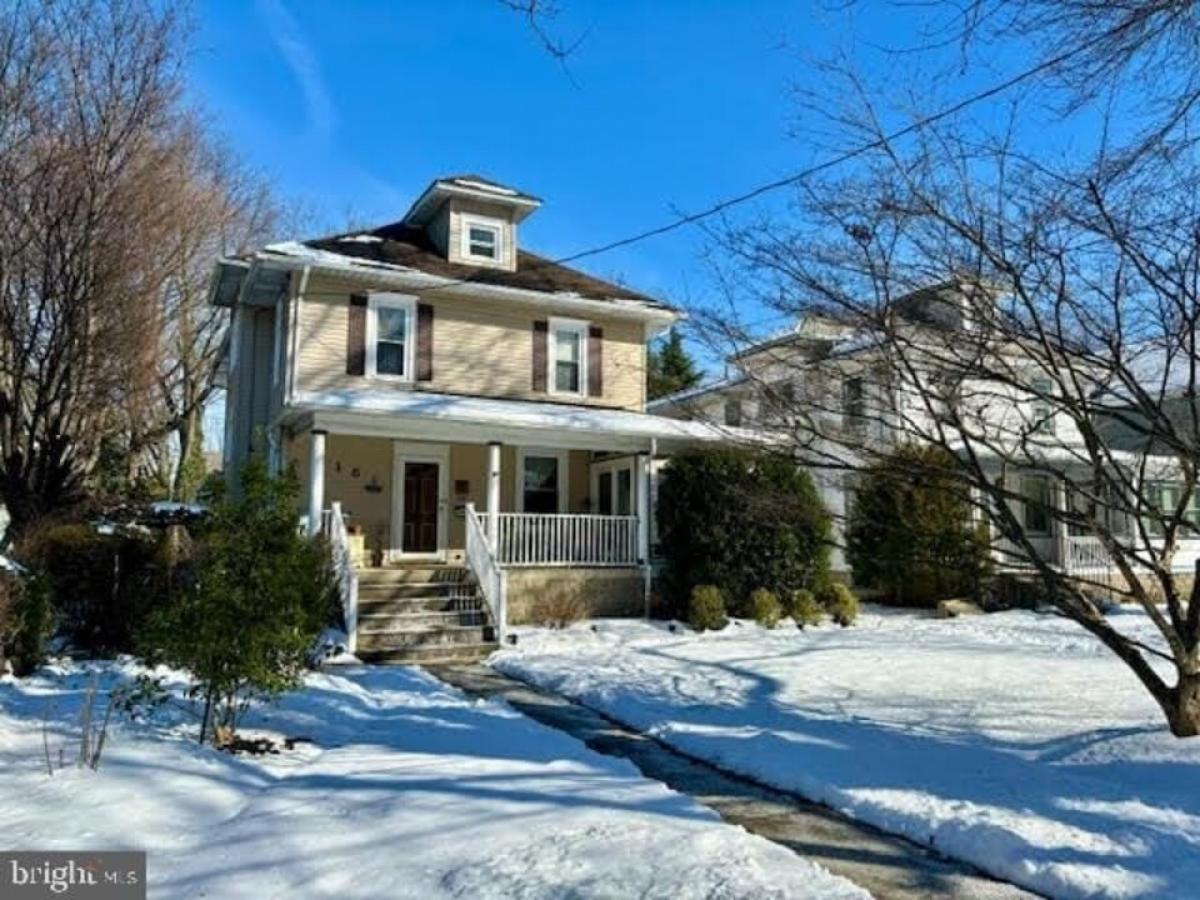 Picture of Home For Sale in Haddon Heights, New Jersey, United States