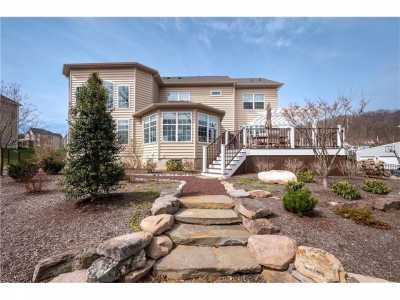 Home For Sale in Upper Saucon Twp, Pennsylvania