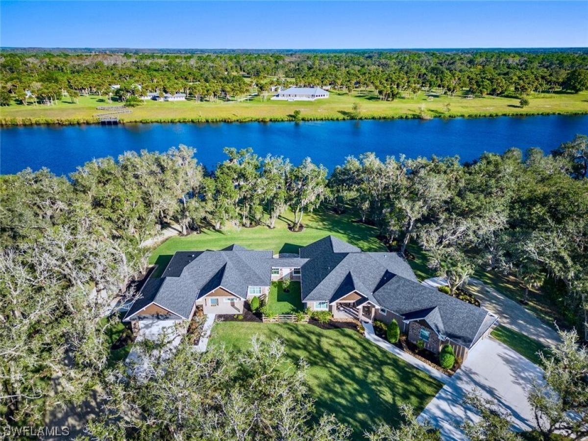 Picture of Home For Sale in Labelle, Florida, United States