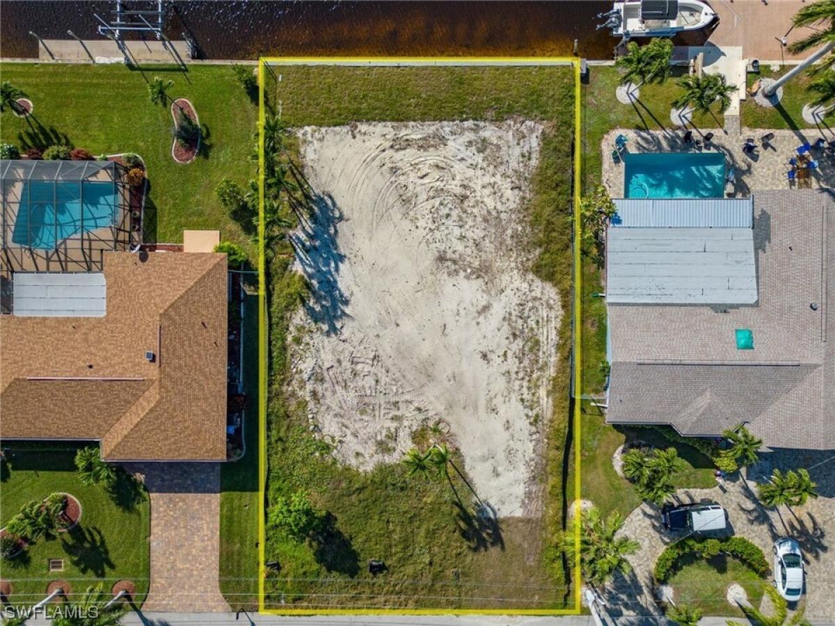 Picture of Home For Sale in Cape Coral, Florida, United States
