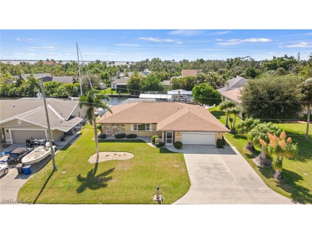 Picture of Home For Sale in North Fort Myers, Florida, United States