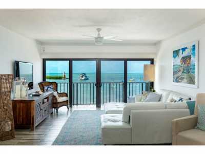 Home For Sale in Plantation Key, Florida
