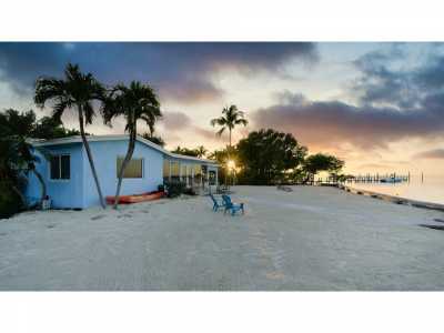 Home For Sale in Lower Matecumbe, Florida