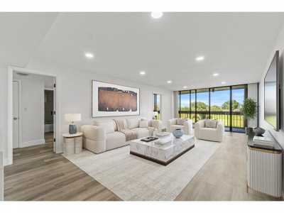 Home For Sale in West Palm Beach, Florida