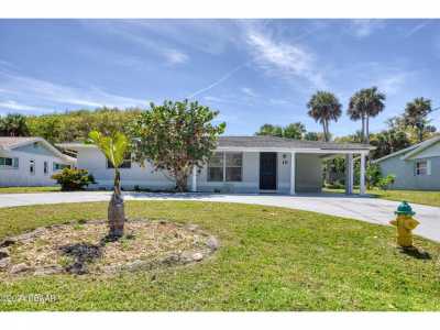 Home For Sale in New Smyrna Beach, Florida