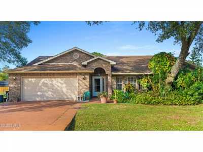Home For Sale in Palm Bay, Florida