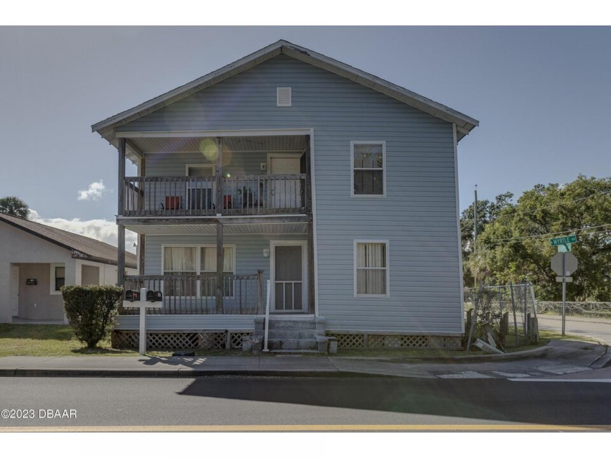 Picture of Multi-Family Home For Sale in New Smyrna Beach, Florida, United States