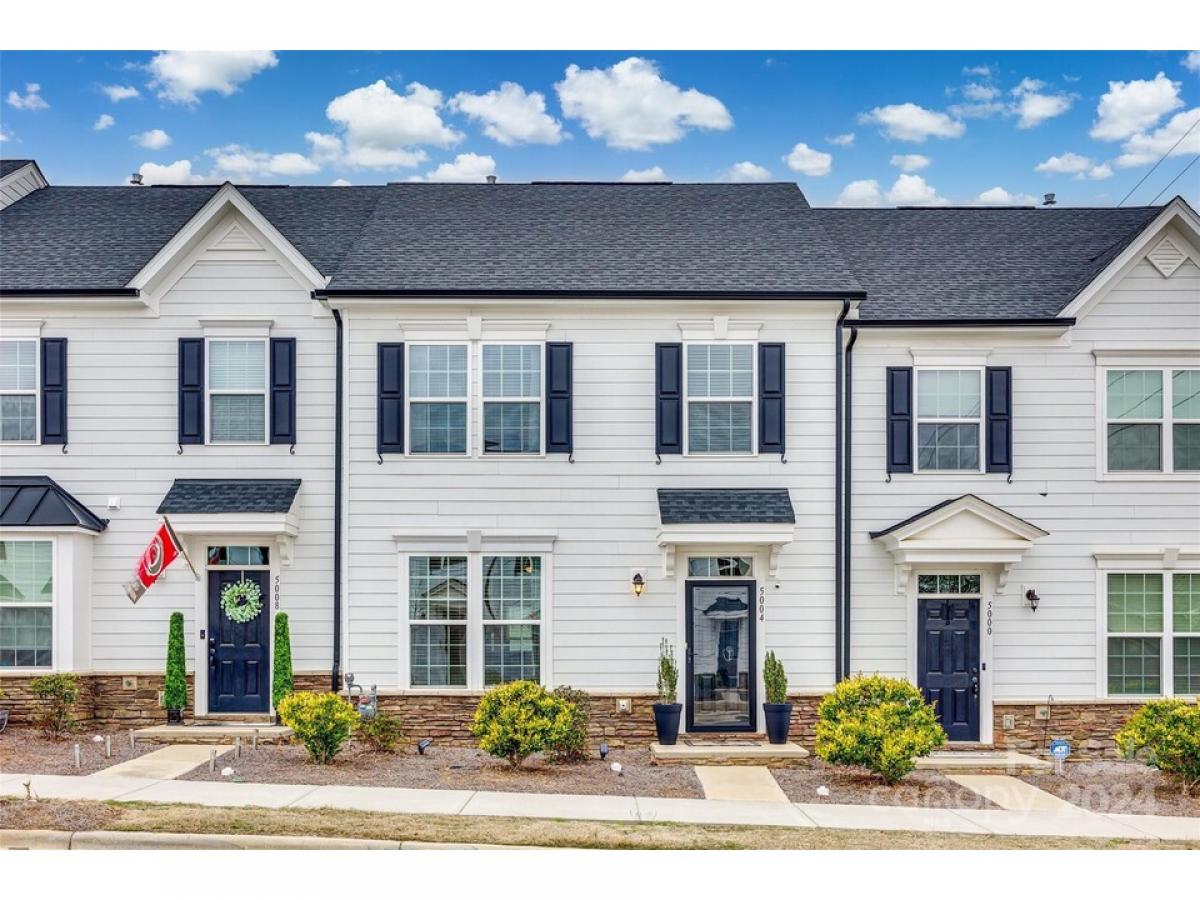 Picture of Home For Sale in Gastonia, North Carolina, United States
