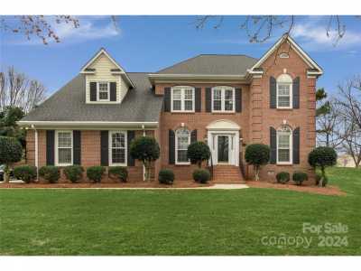 Home For Sale in Cornelius, North Carolina