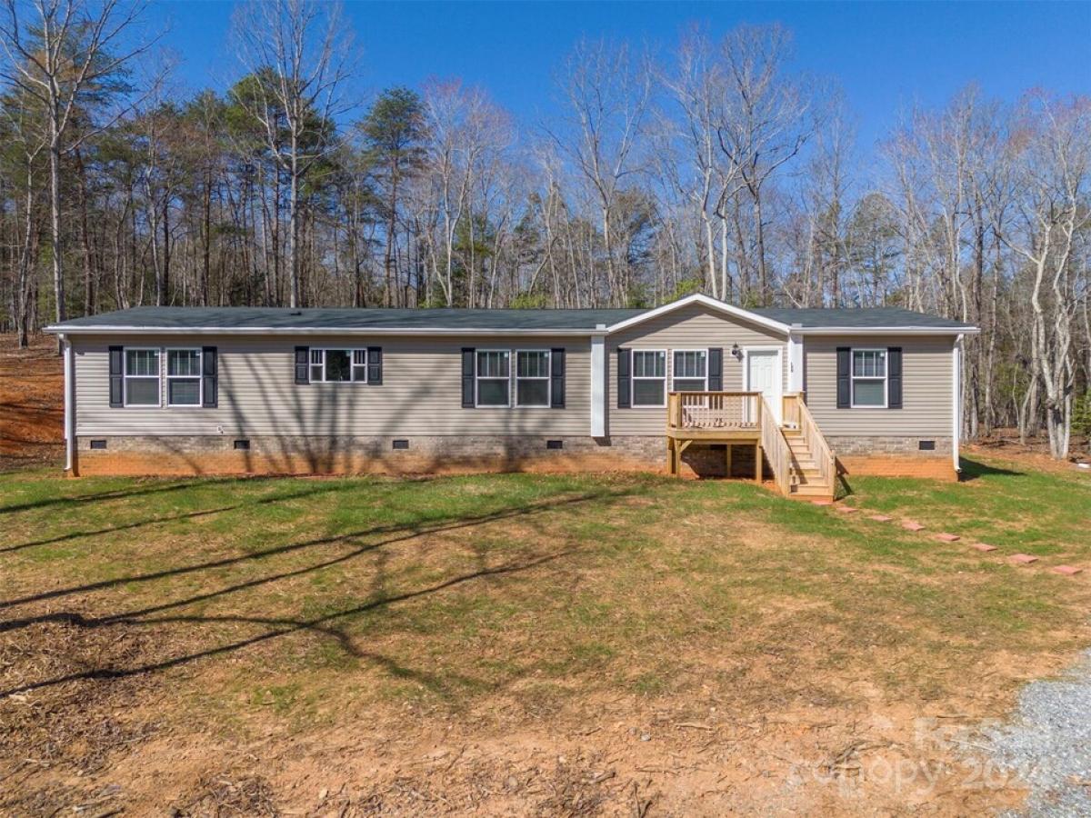 Picture of Home For Sale in Rutherfordton, North Carolina, United States