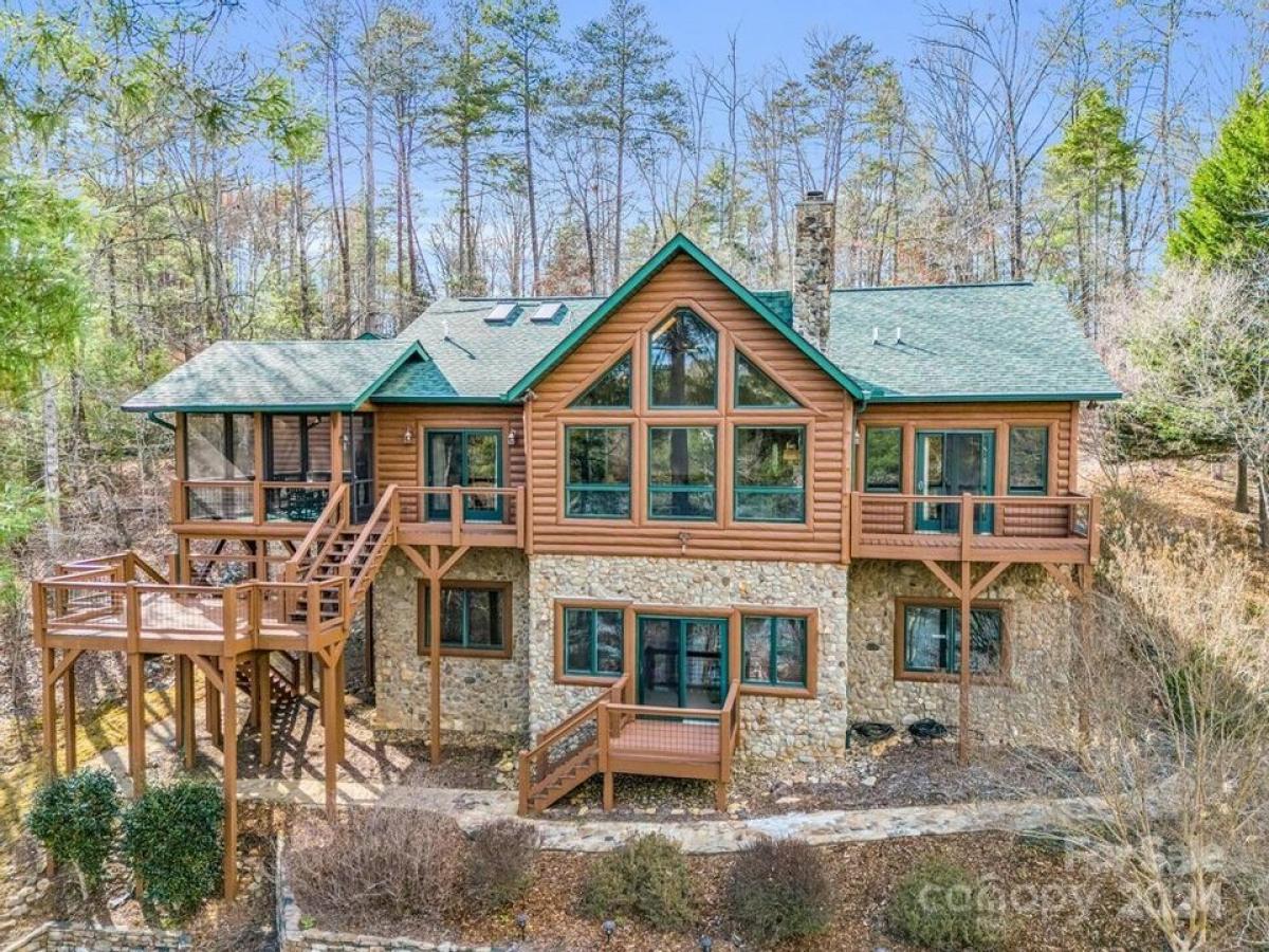 Picture of Home For Sale in Mill Spring, North Carolina, United States