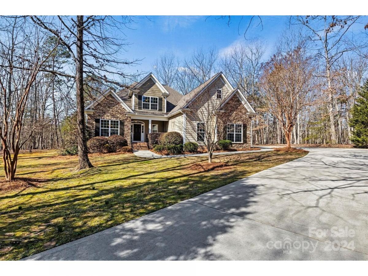Picture of Home For Sale in Claremont, North Carolina, United States