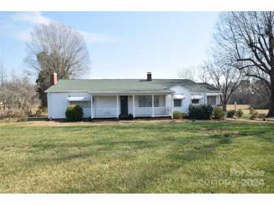 Home For Sale in Salisbury, North Carolina