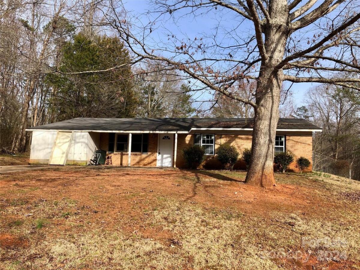 Picture of Home For Sale in Forest City, North Carolina, United States