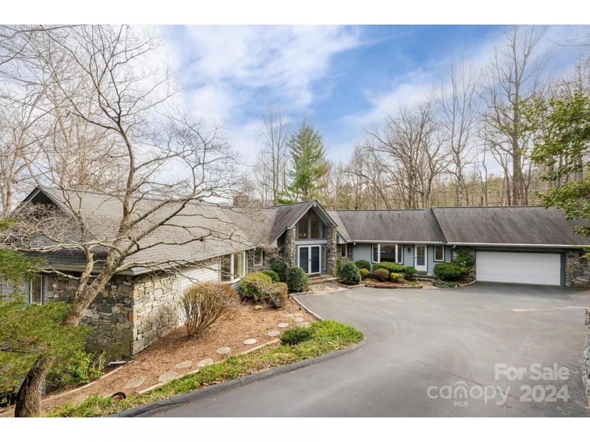 Picture of Home For Sale in Flat Rock, North Carolina, United States