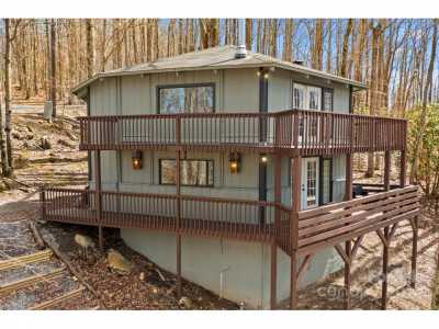 Home For Sale in Beech Mountain, North Carolina
