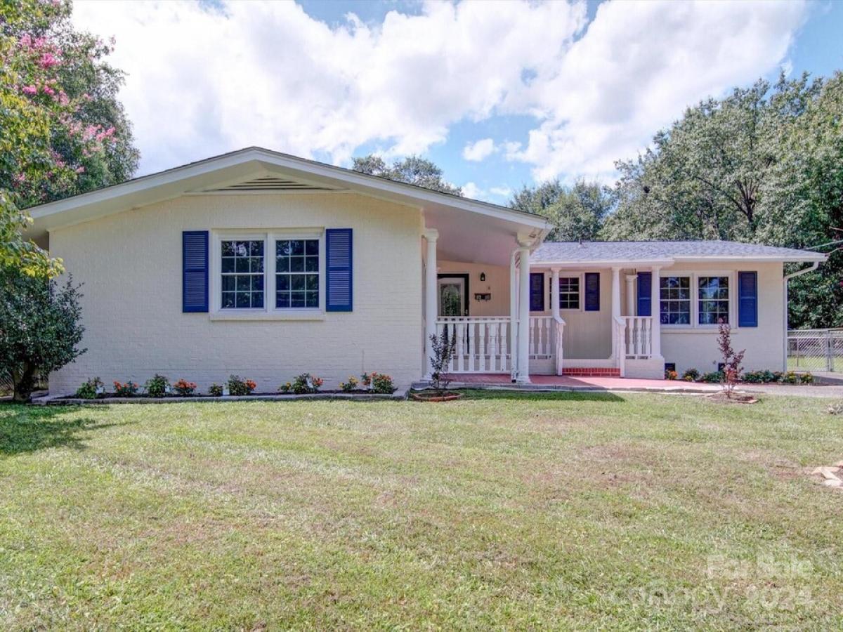 Picture of Multi-Family Home For Sale in Gastonia, North Carolina, United States
