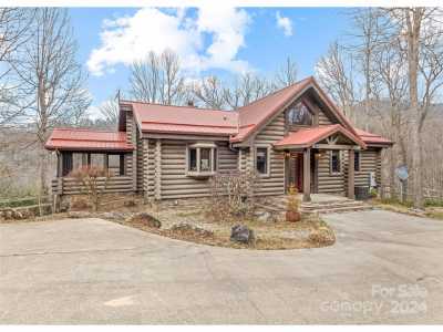 Home For Sale in Waynesville, North Carolina