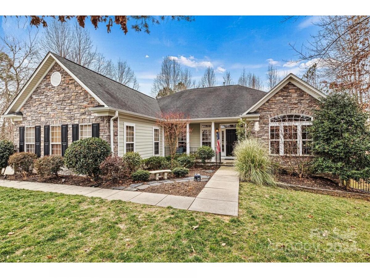 Picture of Home For Sale in Denver, North Carolina, United States