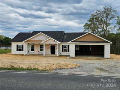 Home For Sale in Lancaster, South Carolina