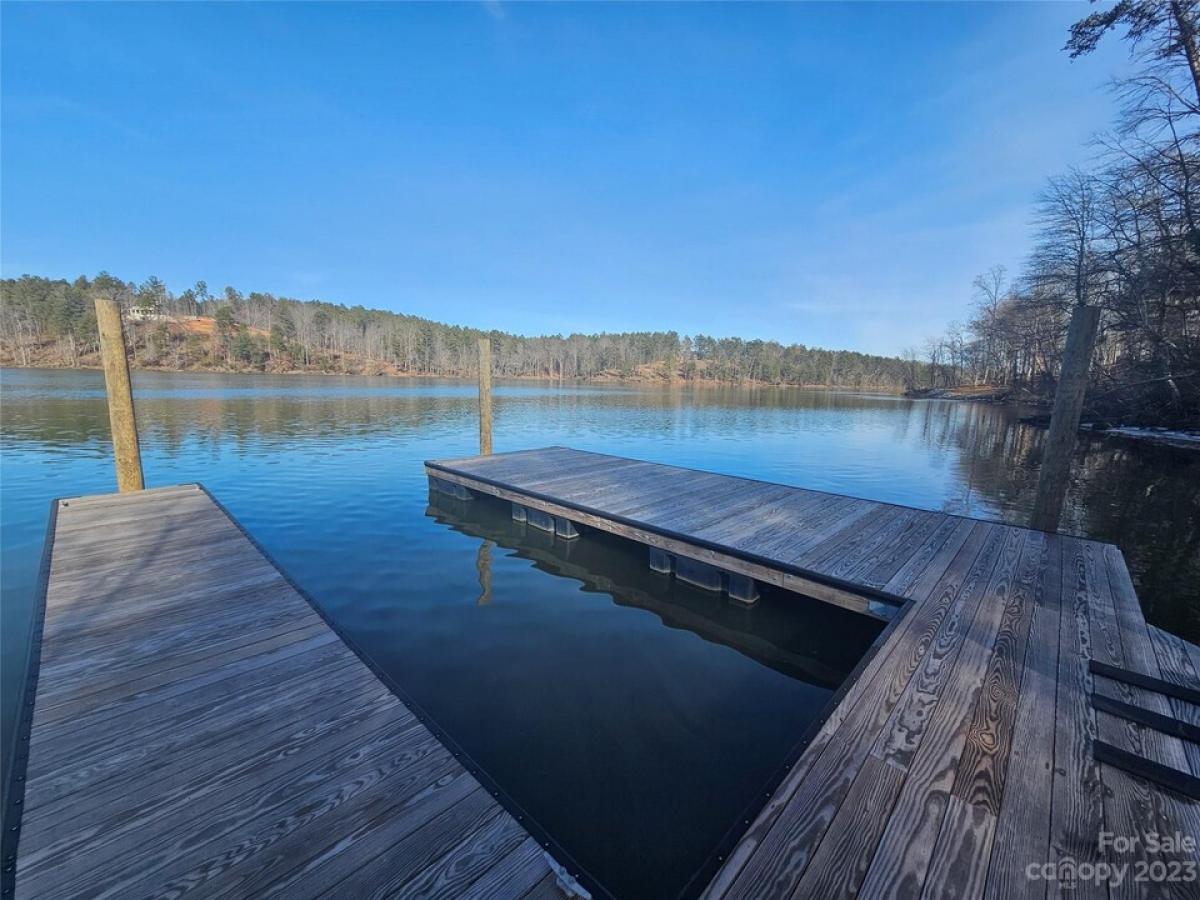 Picture of Home For Sale in Valdese, North Carolina, United States