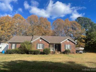 Home For Sale in Matthews, North Carolina