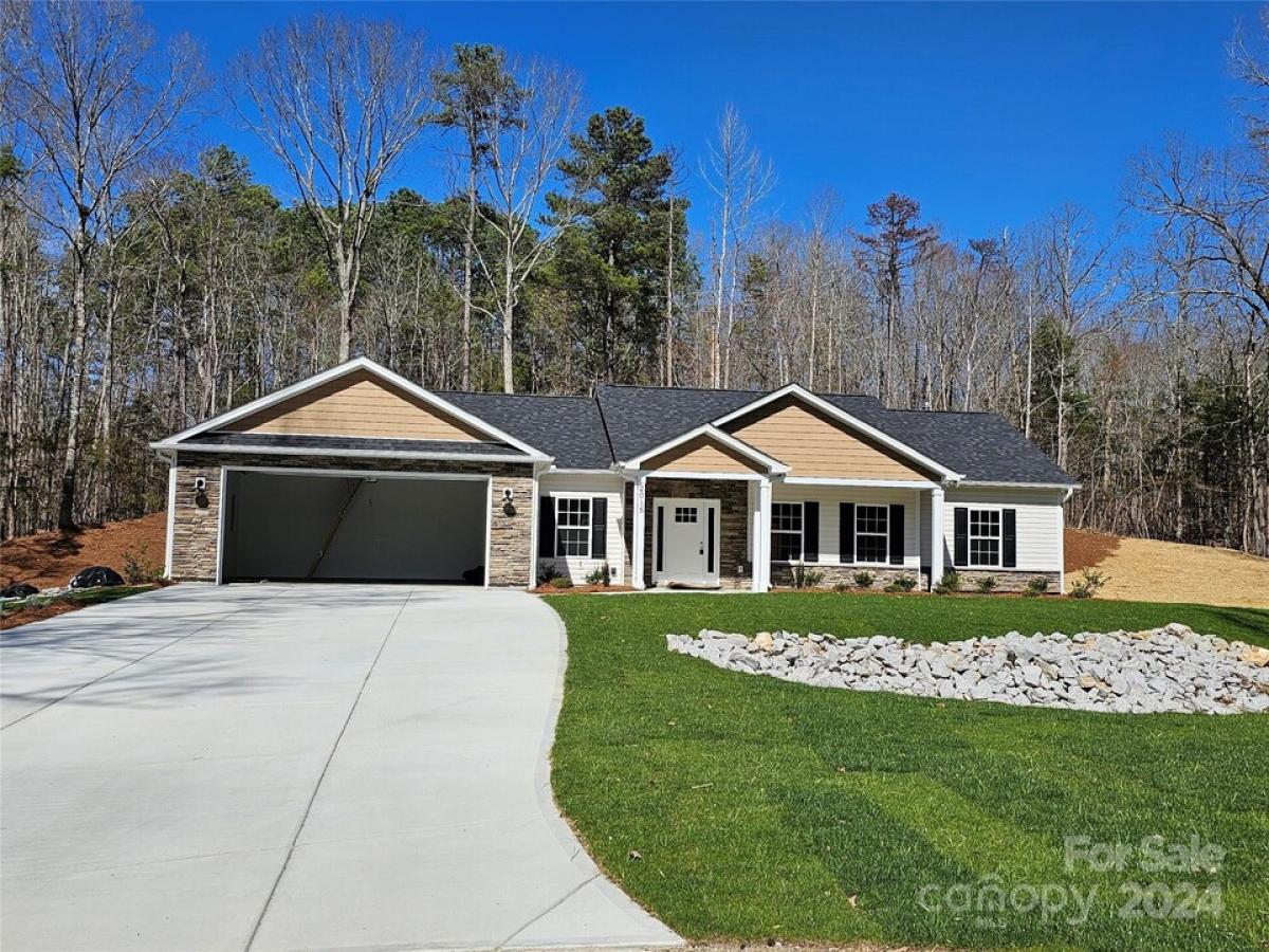 Picture of Home For Sale in Lancaster, South Carolina, United States