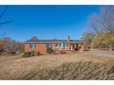 Home For Sale in Ellenboro, North Carolina