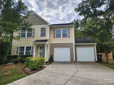 Home For Sale in Mount Holly, North Carolina