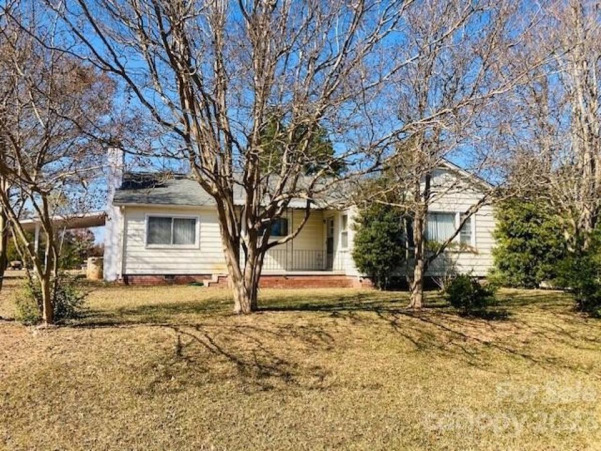 Picture of Home For Sale in Mooresboro, North Carolina, United States