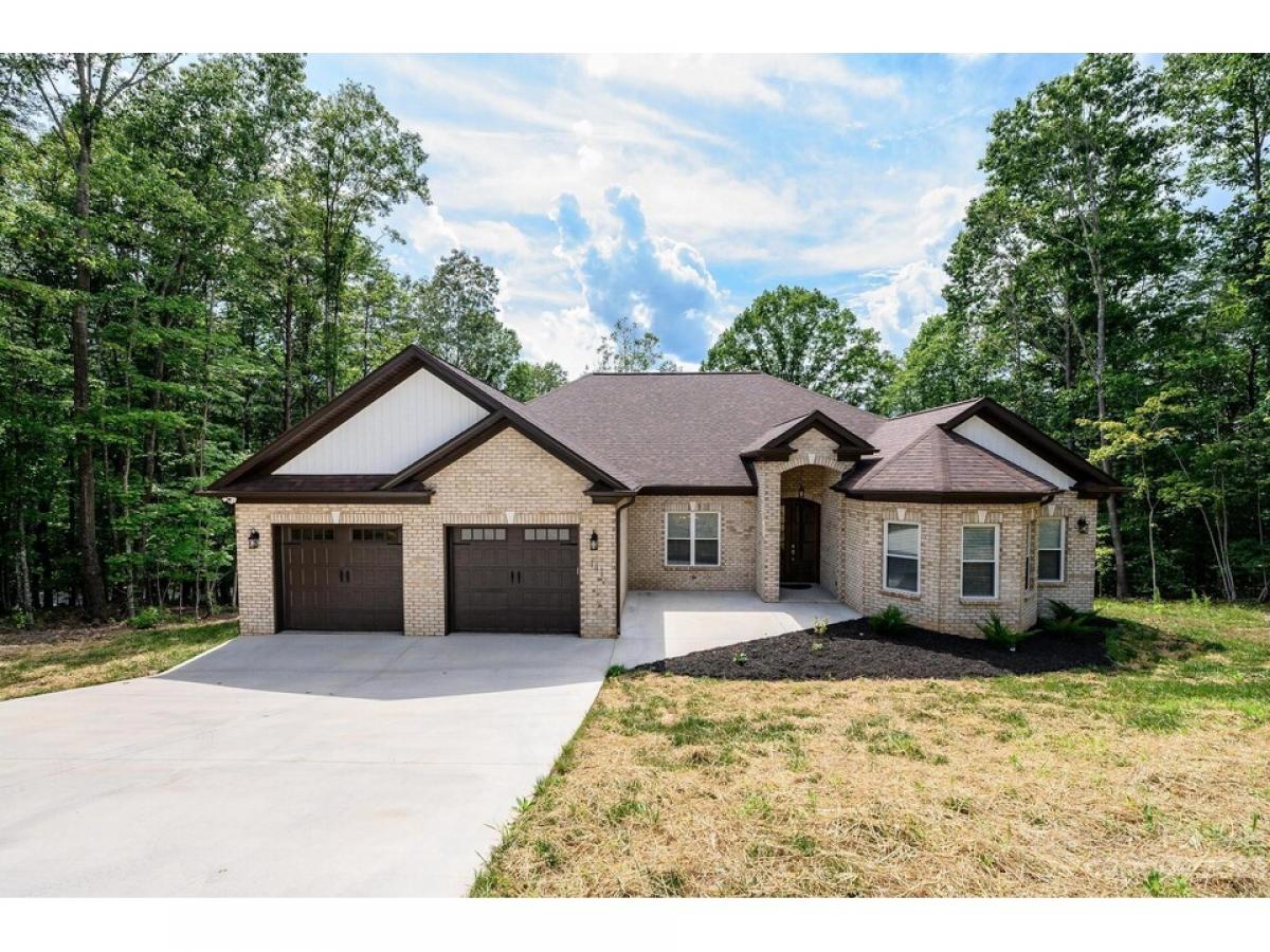 Picture of Home For Sale in Granite Falls, North Carolina, United States