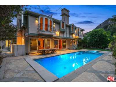 Home For Sale in Pacific Palisades, California