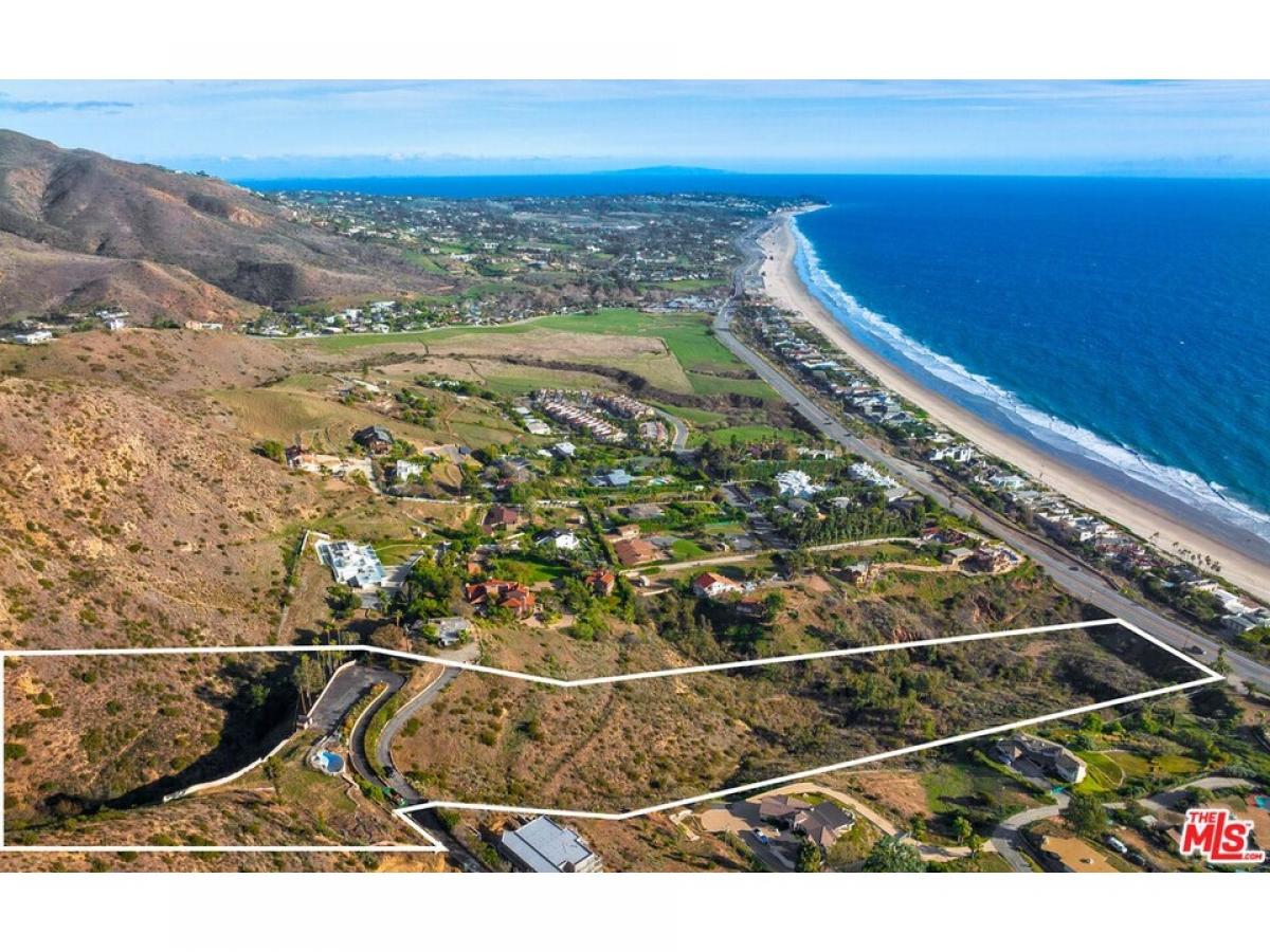 Picture of Home For Sale in Malibu, California, United States