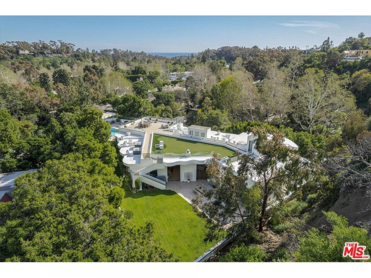 Picture of Home For Sale in Pacific Palisades, California, United States