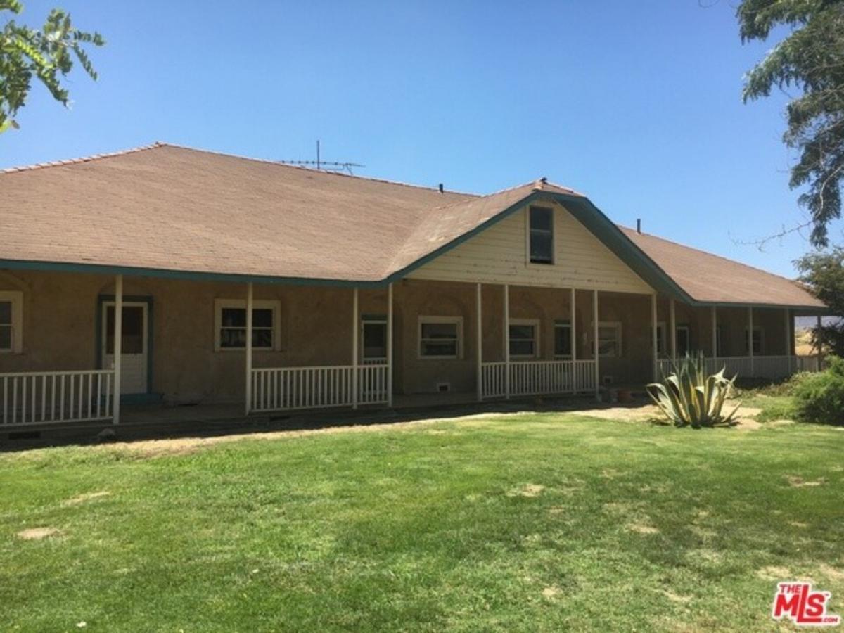 Picture of Home For Sale in New Cuyama, California, United States