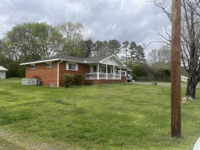Home For Sale in Chickamauga, Georgia