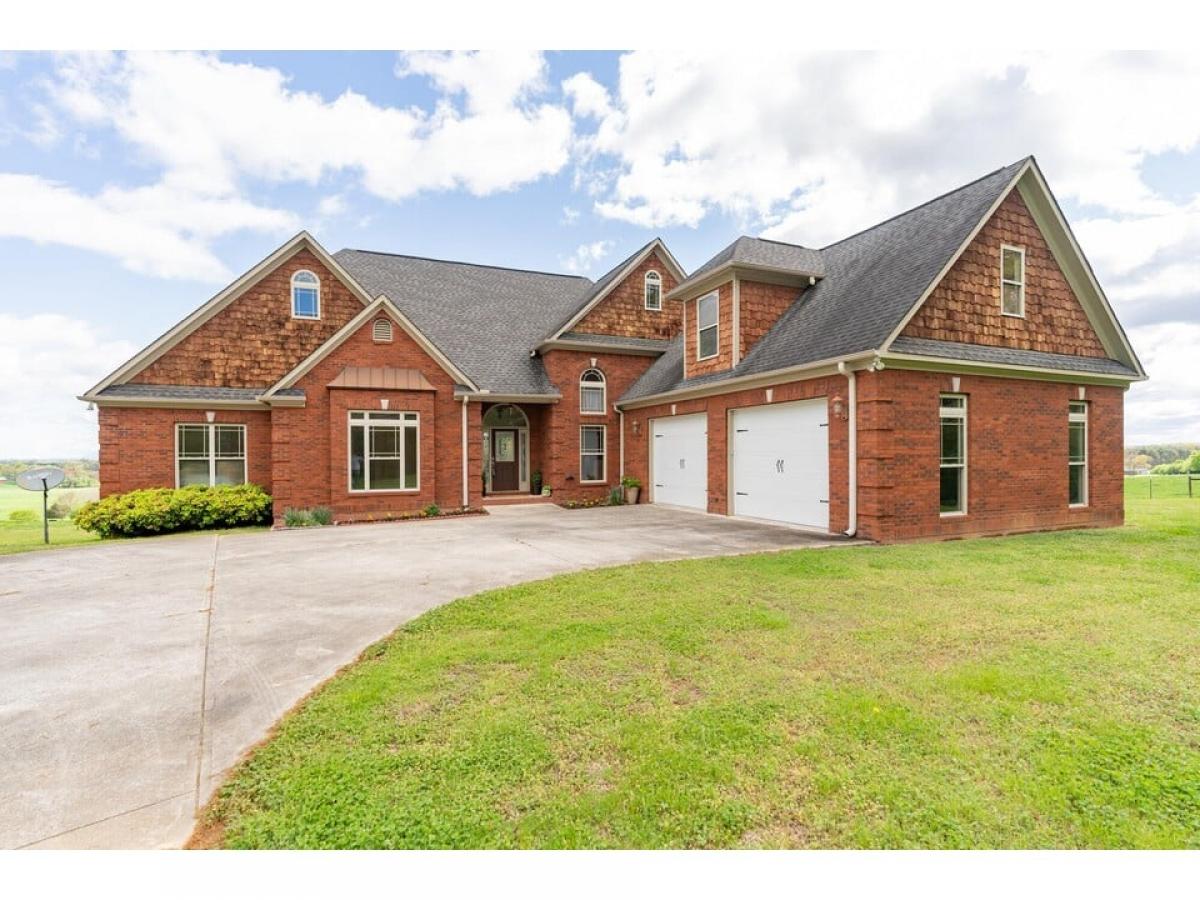 Picture of Home For Sale in Adairsville, Georgia, United States