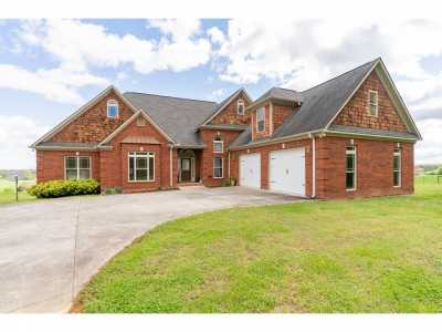 Home For Sale in Adairsville, Georgia