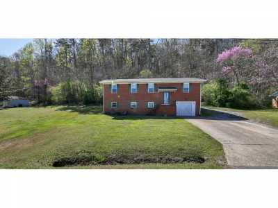 Home For Sale in Jasper, Tennessee